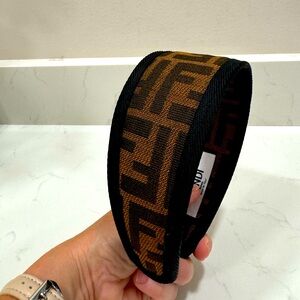 Beautiful Vintage Style Headband !